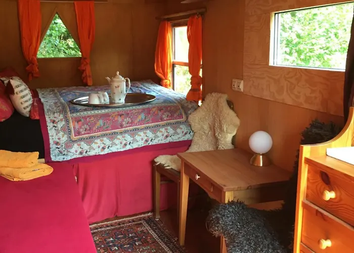 Luxussátor Kuscheliger Zirkuswagen Im Wildgarten *